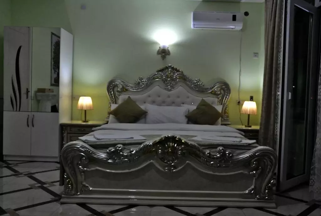 hotel white palace tbilisi_shabavizparvaz_03.jpg
